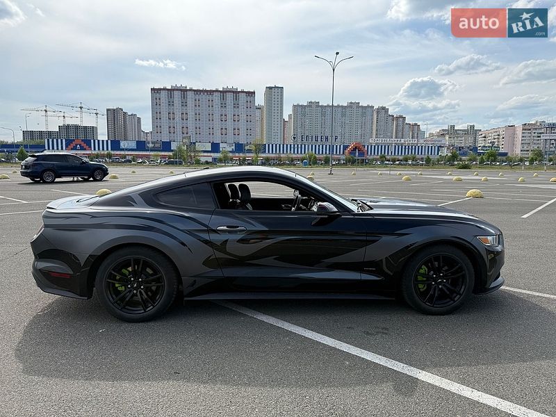 Купе Ford Mustang 2015 в Киеве