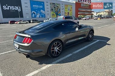 Купе Ford Mustang 2015 в Чернівцях
