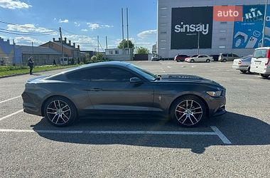 Купе Ford Mustang 2015 в Чернівцях