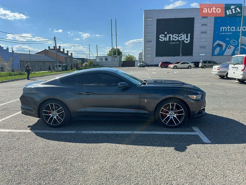 Купе Ford Mustang 2015 в Чернівцях
