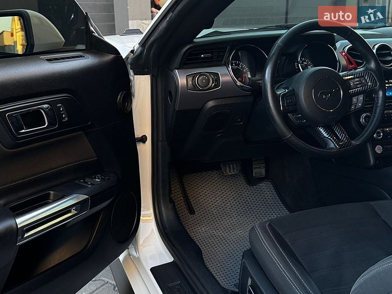 Купе Ford Mustang 2015 в Ивано-Франковске