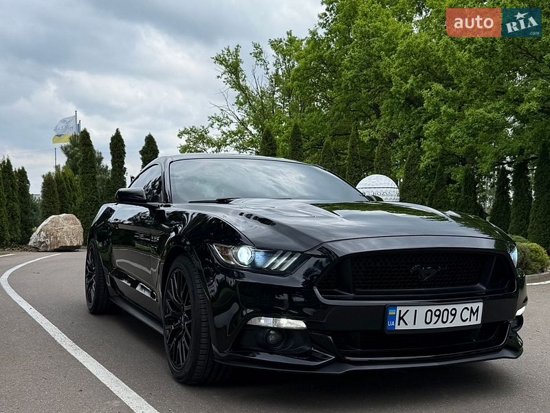 Купе Ford Mustang 2016 в Києві