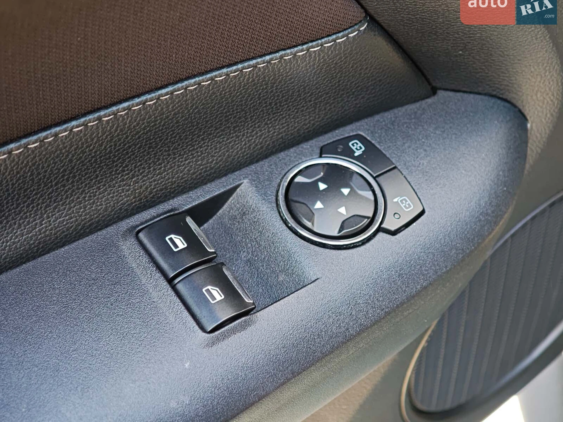 2014 Ford Mustang - мініатюра 28