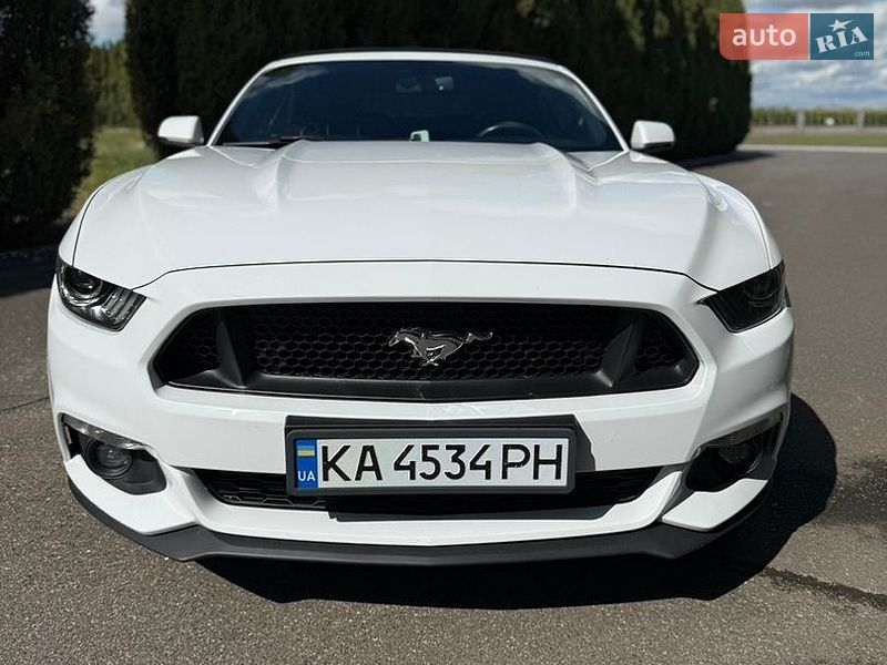 Кабріолет Ford Mustang 2016 в Києві