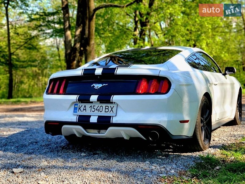 Купе Ford Mustang 2016 в Чуднове
