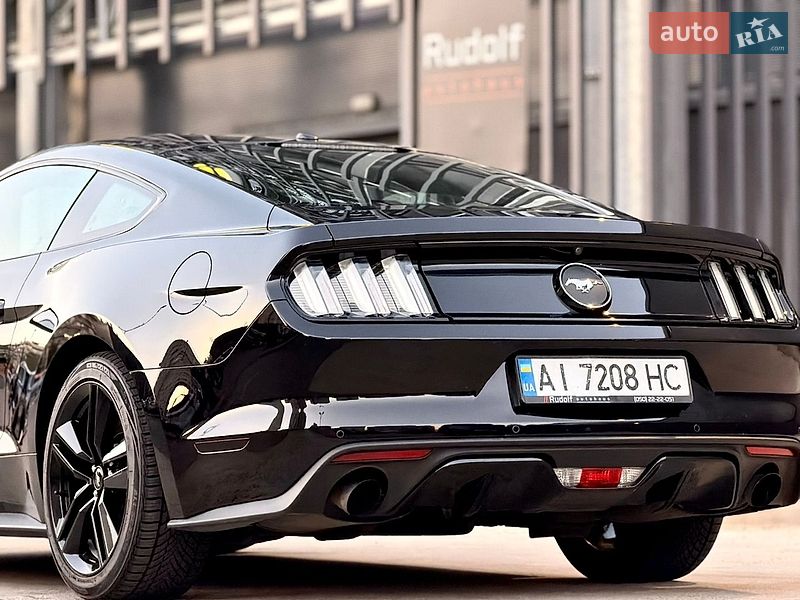 Купе Ford Mustang 2016 в Киеве