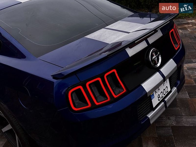 Купе Ford Mustang 2014 в Києві