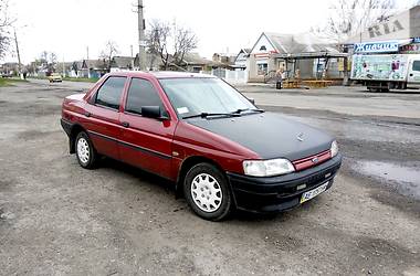 Седан Ford Orion 1991 в Широком