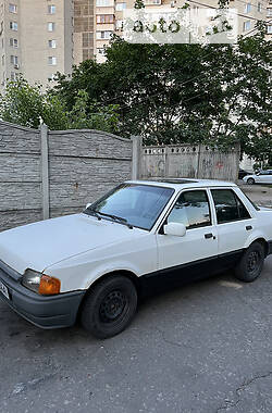Седан Ford Orion 1988 в Киеве