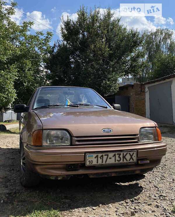 Седан Ford Orion 1987 в  фото Седан Ford Orion 1987 в