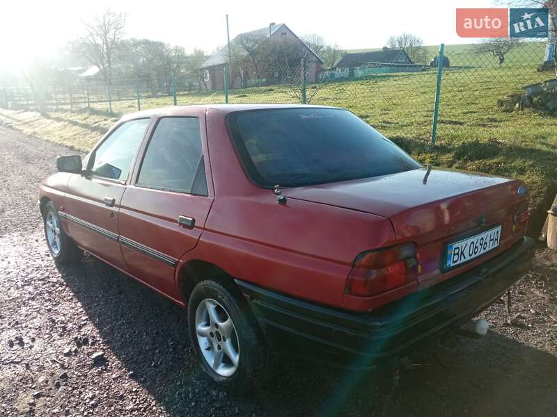Седан Ford Orion 1992 в Ровно