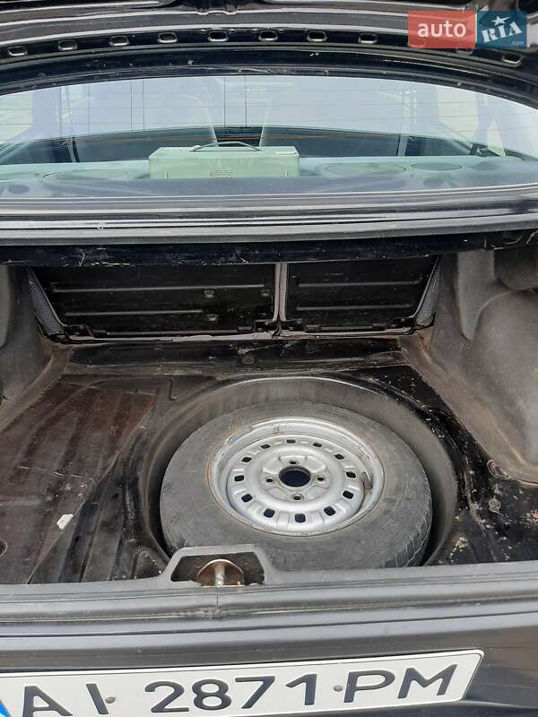 Седан Ford Orion 1990 в Ямполе