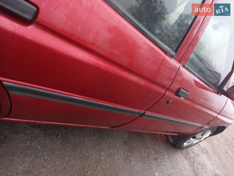 Седан Ford Orion 1992 в Полтаве