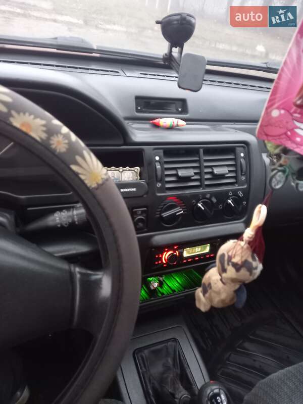 Седан Ford Orion 1992 в Полтаве