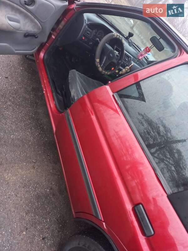 Седан Ford Orion 1992 в Полтаве