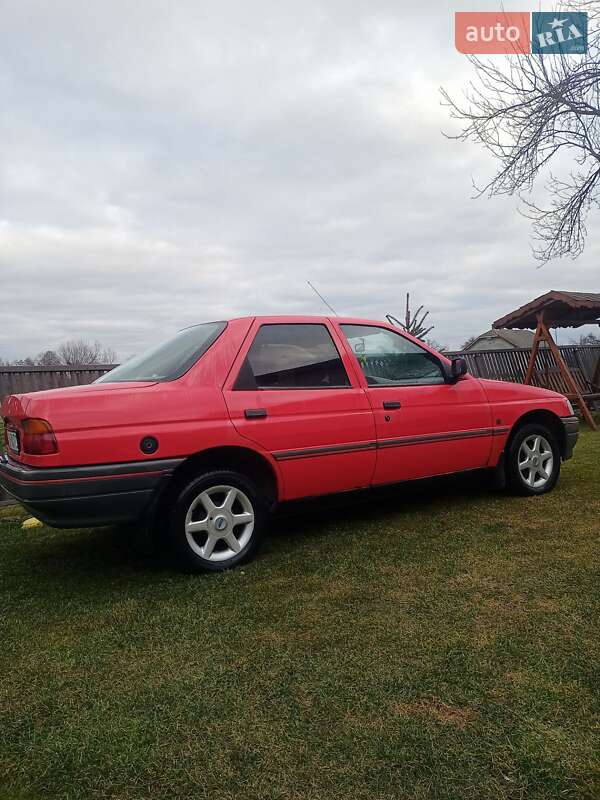 Седан Ford Orion 1993 в Самборе