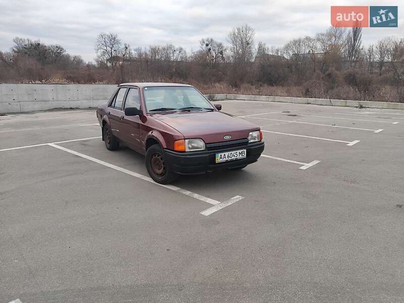 Седан Ford Orion 1989 в Киеве