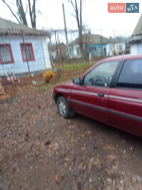 Седан Ford Orion 1992 в Первомайске