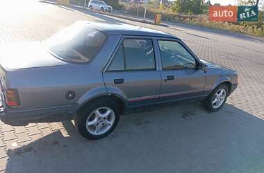 Седан Ford Orion 1989 в Луцке