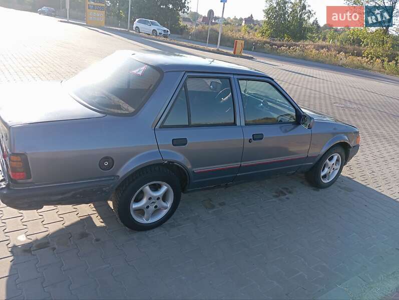 Ford Orion 1989