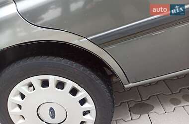 Седан Ford Orion 1992 в 