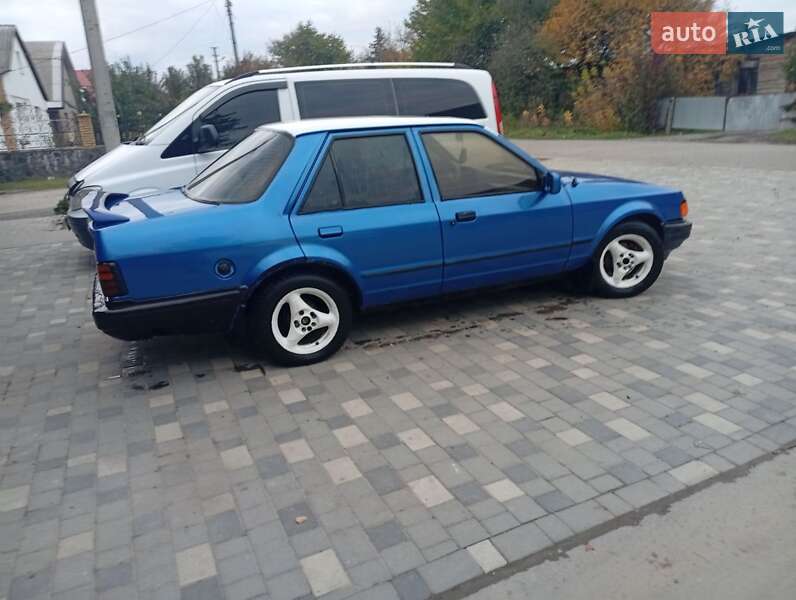 Седан Ford Orion 1988 в Летичіві