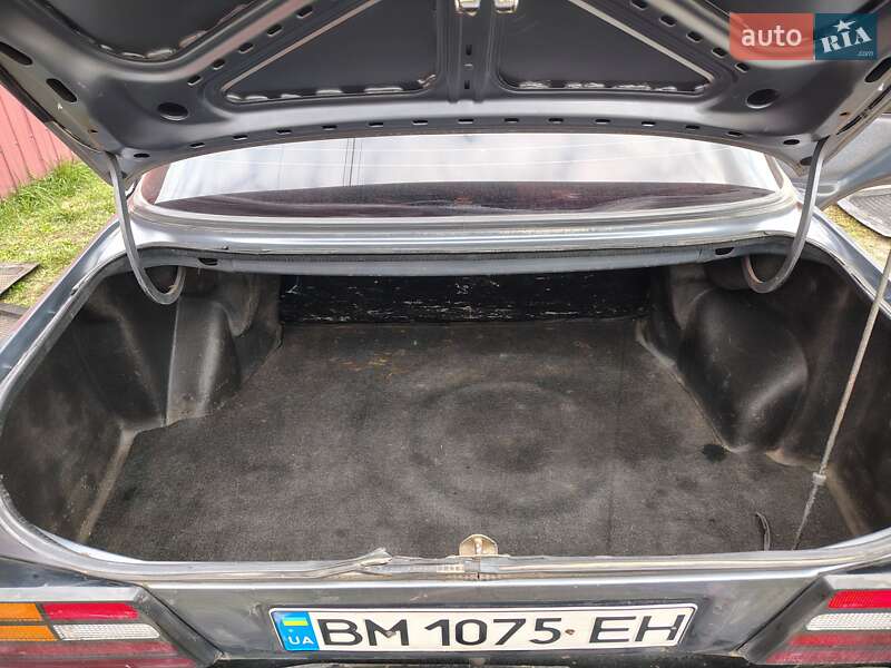 Седан Ford Orion 1988 в Сумах