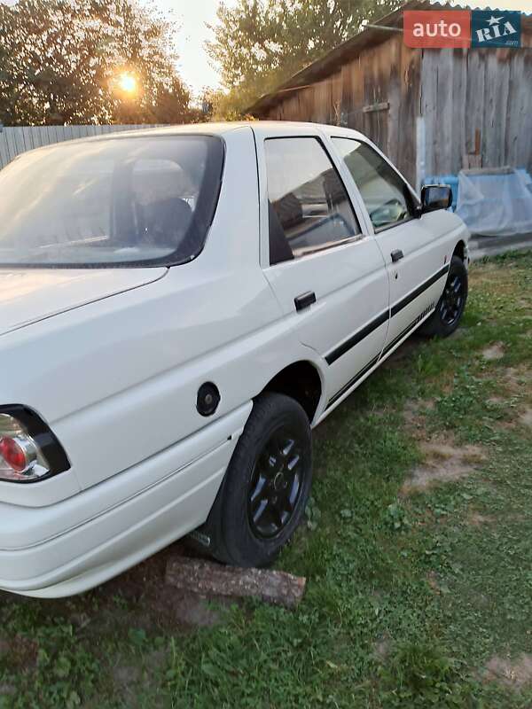 Седан Ford Orion 1991 в Рокитному фото 3 Седан Ford Orion 1991 в Рокитному