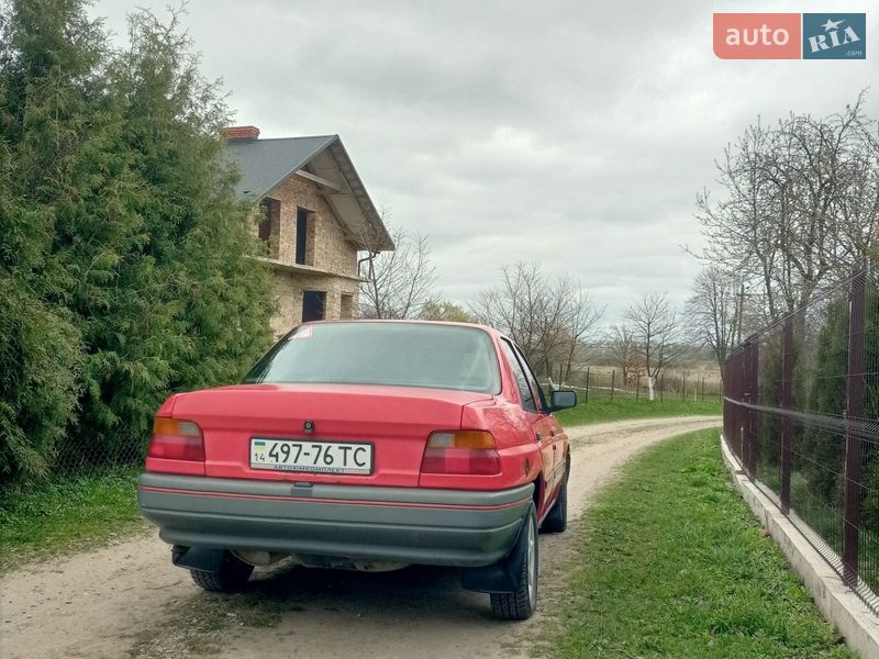 Седан Ford Orion 1993 в Самборі