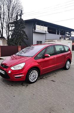 Минивэн Ford S-Max 2014 в 