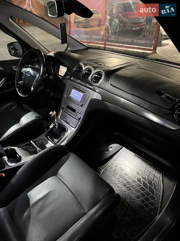 Мінівен Ford S-Max 2010 в Чернівцях