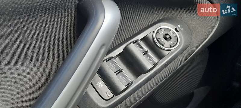 Минивэн Ford S-Max 2009 в 