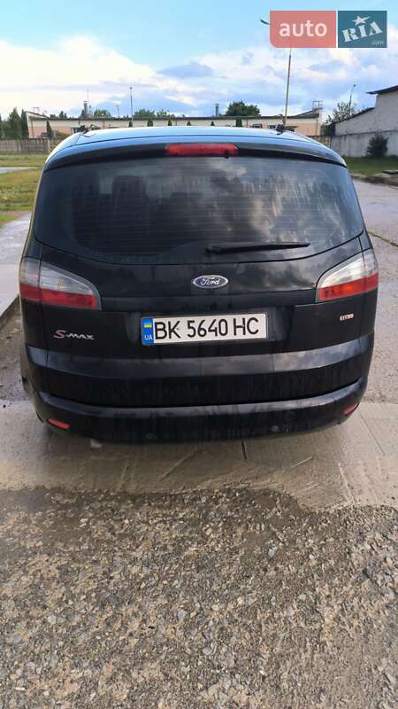 Минивэн Ford S-Max 2009 в Вараше