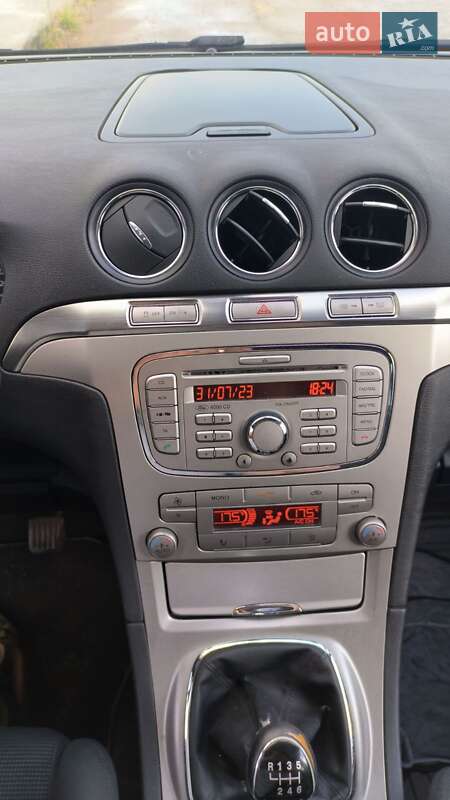 Минивэн Ford S-Max 2009 в Вараше