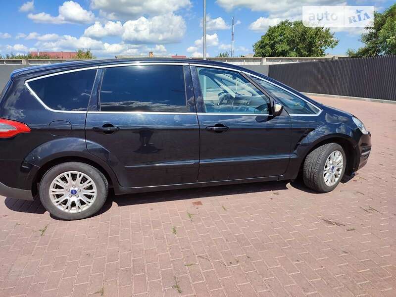 Минивэн Ford S-Max 2010 в 