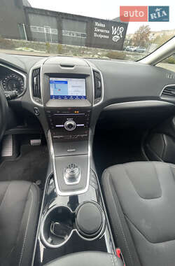 Минивэн Ford S-Max 2020 в 