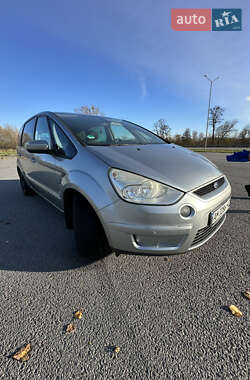 Минивэн Ford S-Max 2006 в 