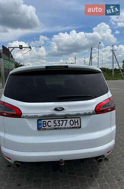 Минивэн Ford S-Max 2013 в 