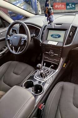 Минивэн Ford S-Max 2015 в 