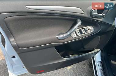 Минивэн Ford S-Max 2013 в 