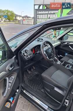 Минивэн Ford S-Max 2013 в 