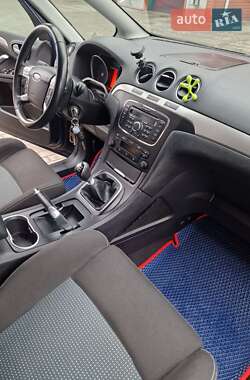 Минивэн Ford S-Max 2013 в 