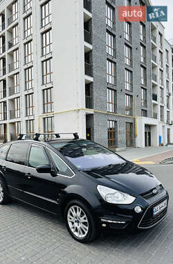 Минивэн Ford S-Max 2012 в 