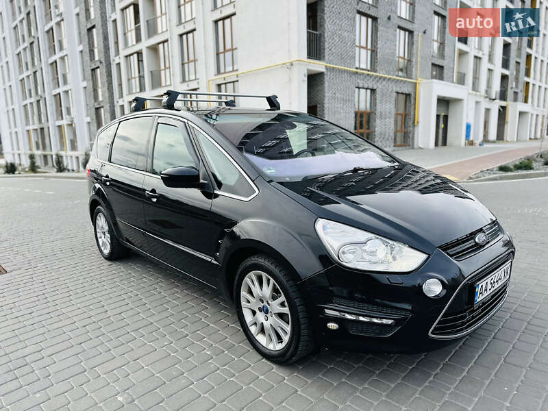 Минивэн Ford S-Max 2012 в Буче