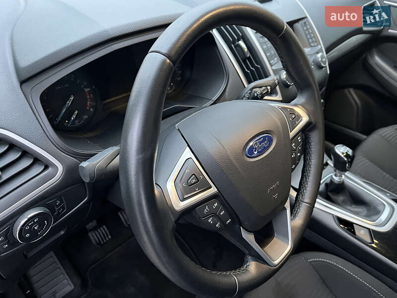 Минивэн Ford S-Max 2016 в Виноградове