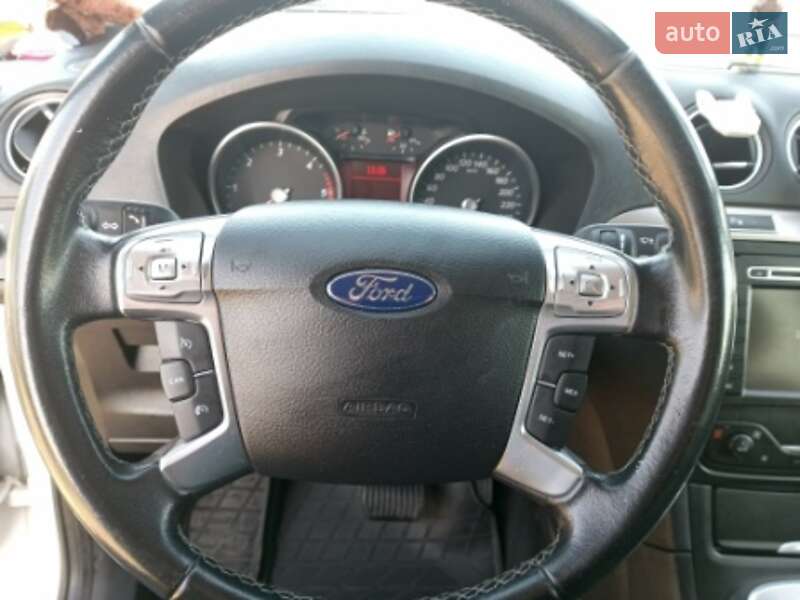 Минивэн Ford S-Max 2012 в Дубровице