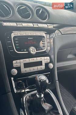 Минивэн Ford S-Max 2008 в 