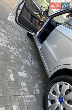 Минивэн Ford S-Max 2006 в 