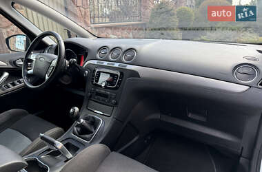 Минивэн Ford S-Max 2013 в 
