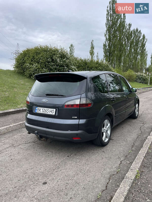 Минивэн Ford S-Max 2006 в 